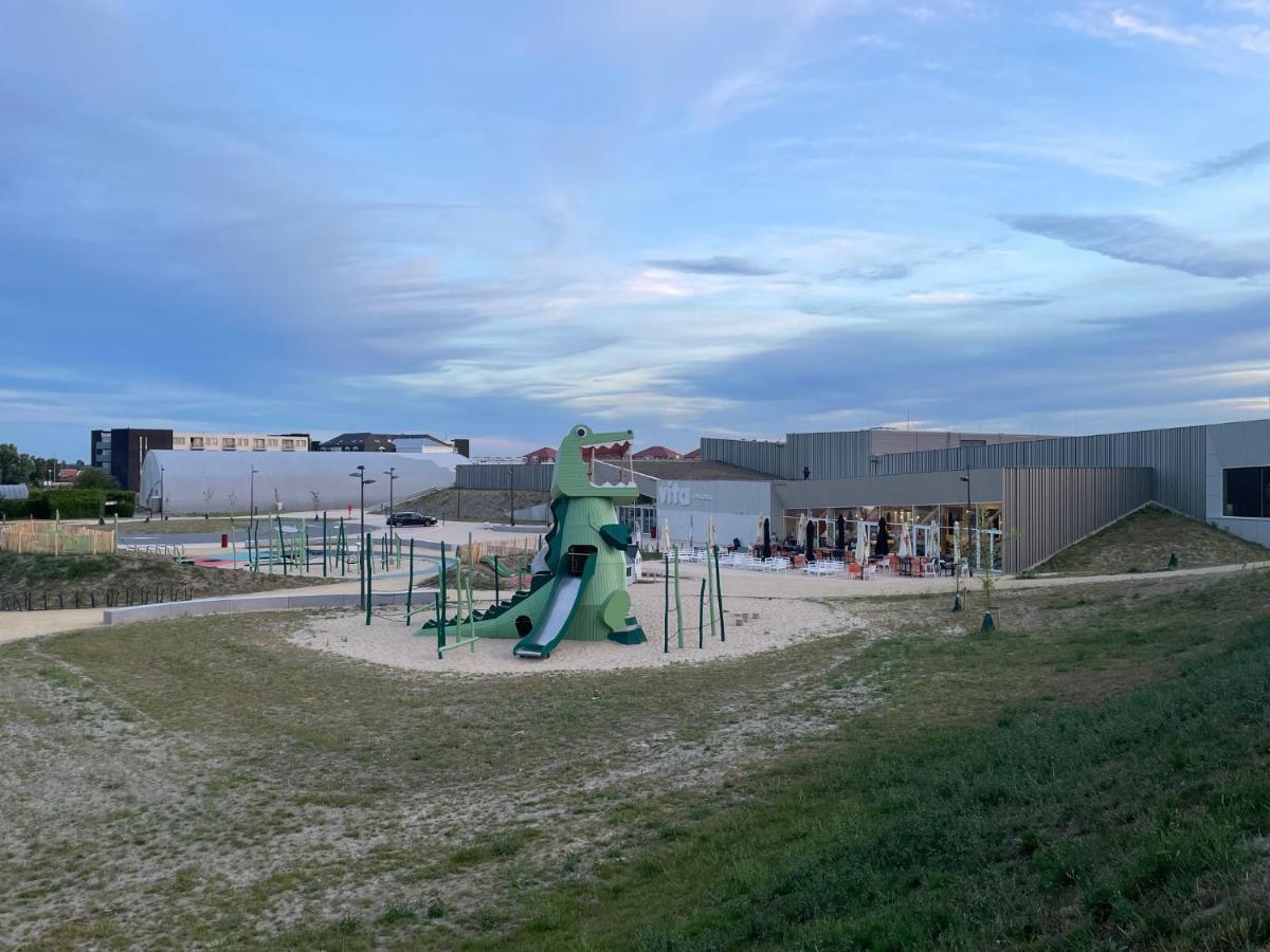 Hotel Acropolis " Op Het Sportiefste Park Van De Kust " Middelkerke Kültér fotó