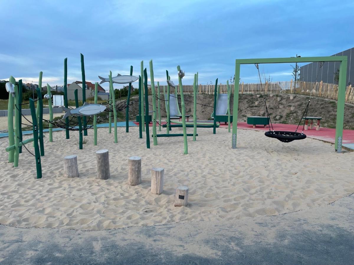 Hotel Acropolis " Op Het Sportiefste Park Van De Kust " Middelkerke Kültér fotó