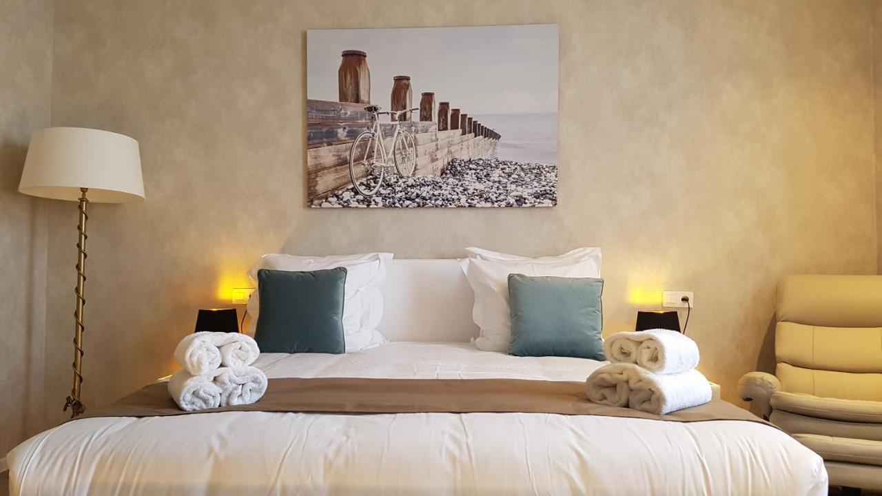 Hotel Acropolis " Op Het Sportiefste Park Van De Kust " Middelkerke Kültér fotó